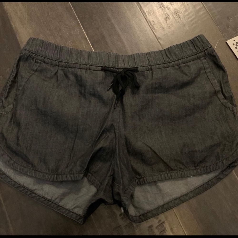 Grey comfortable lounge shorts with ties.